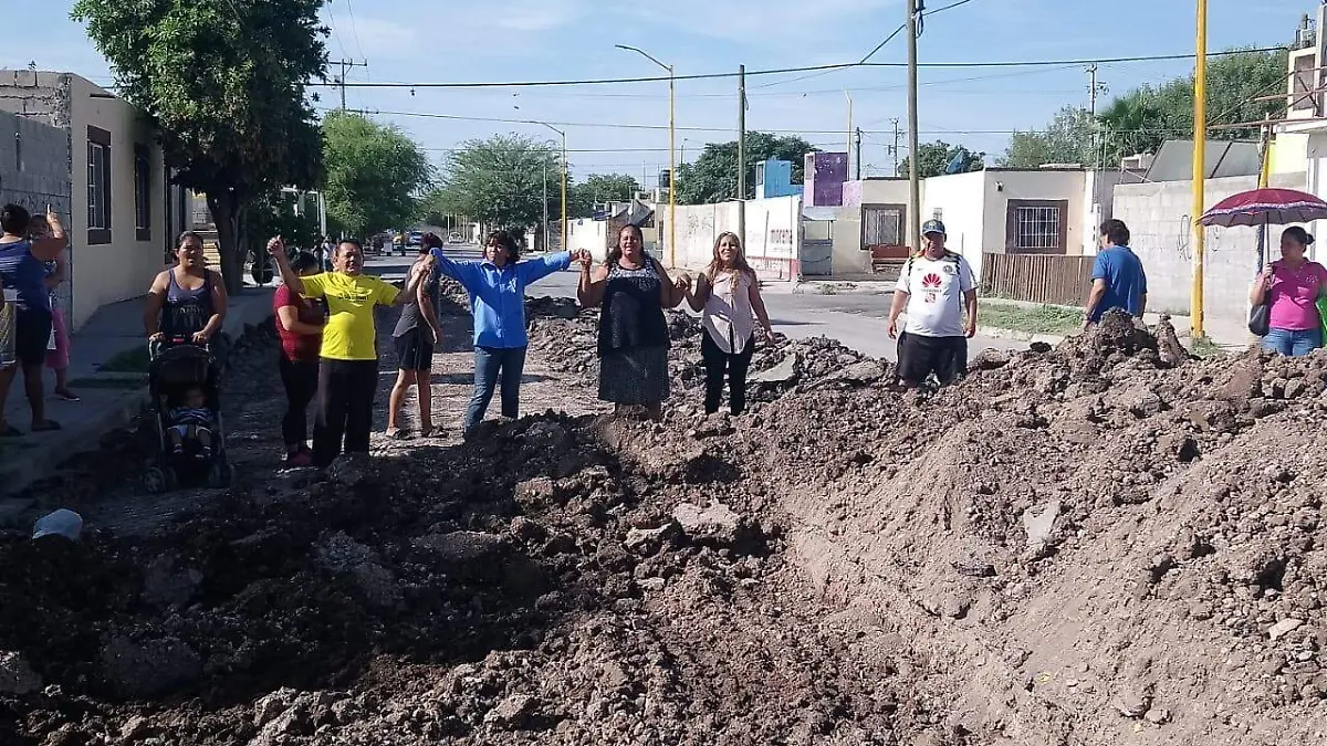 15 Cierran vialidades en Joyas del Oriente